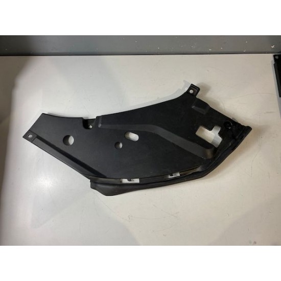 Ornament dreapta trager/compartiment motor VOLVO S90 V90 2016+ 31386869