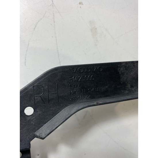 Rear right bumper mounting bracket VOLVO S90 V90 31425066 31383287 Rear right bumper mounting bracket VOLVO S90 V90 31425066 31383287