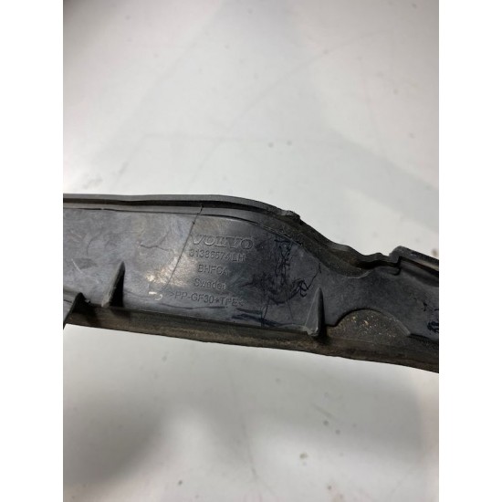 Ornament garnitura parbriz stanga VOLVO S90 V90 2016+ 31386574 Ornament garnitura parbriz stanga VOLVO S90 V90 2016+ 31386574
