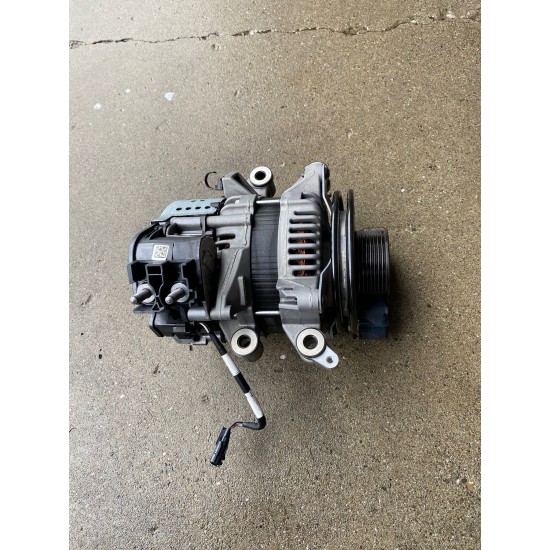 Alternator VOLVO V60CC MILD HYBRID 2021 32301041