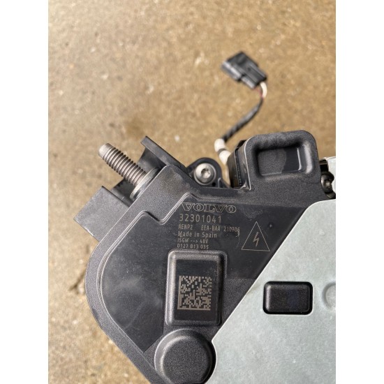Alternator VOLVO V60CC MILD HYBRID 2021 32301041
