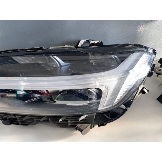 Left headlight VOLVO XC60 FACELIFT 2021+