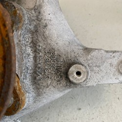 FRONT LEFT HUB HOUSING KNUCKLE VOLVO V40 2021-2019 31302821