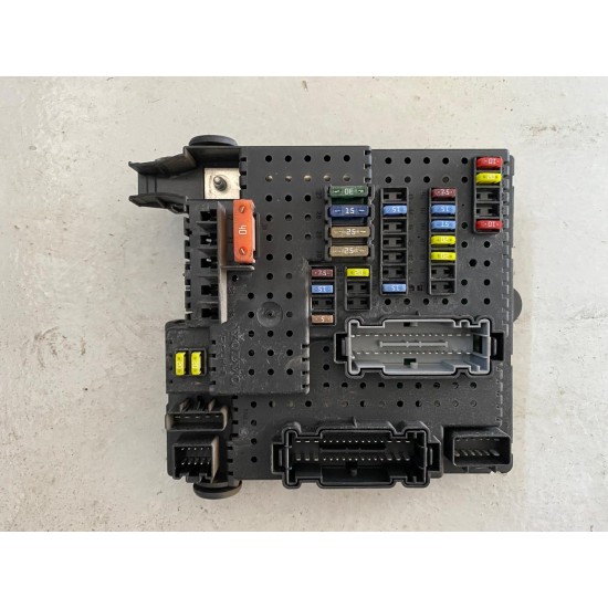 Panou siguranta REM L VOLVO S60R 30732769 30786646 Panou siguranta REM L VOLVO S60R 30732769 30786646