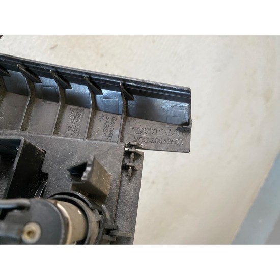 Ashtray panel tunnel console LHD VOLVO S60R V70 1288574 30643800 Ashtray panel tunnel console LHD VOLVO S60R V70 1288574 30643800