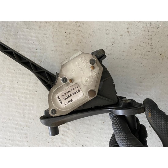Pedala de acceleratie Volvo V70 S60R S80 XC70 30683516