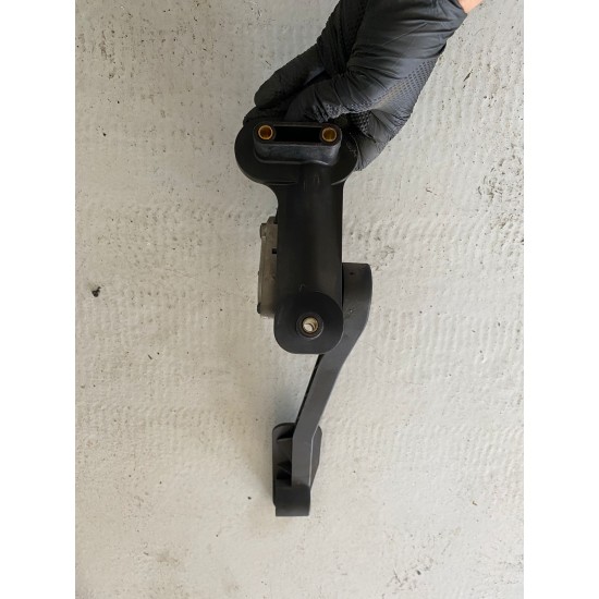 Pedala de acceleratie Volvo V70 S60R S80 XC70 30683516