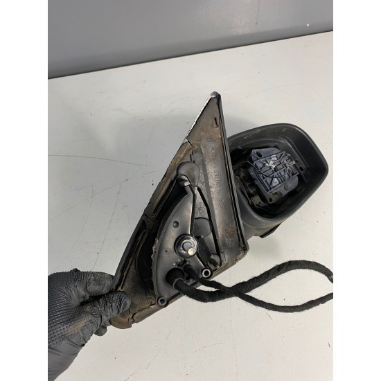 Oglinda dreapta cu rabatare memorie si bec 13 FIRE VOLVO S60R V70 30744758 30745252 Oglinda dreapta cu rabatare memorie si bec 13 FIRE VOLVO S60R V70 30744758 30745252