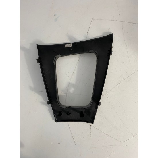 Ornament consola centrala schimbator VOLVO S60R V70 307676017 Ornament consola centrala schimbator VOLVO S60R V70 307676017