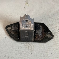 Right engine pad Volvo XC90 V70 S60R 30748811