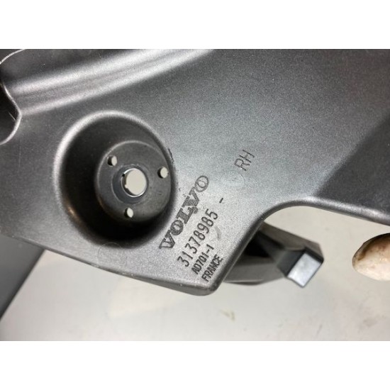 Fender bracket front right S90 V90 2016+ 31378985 Fender bracket front right S90 V90 2016+ 31378985
