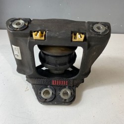 Right engine mount pad Volvo XC60 S90 V90 V60 V90 CC XC90 31686885 31480353