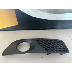 Grila bara fata dreapta Volvo V70 30678640