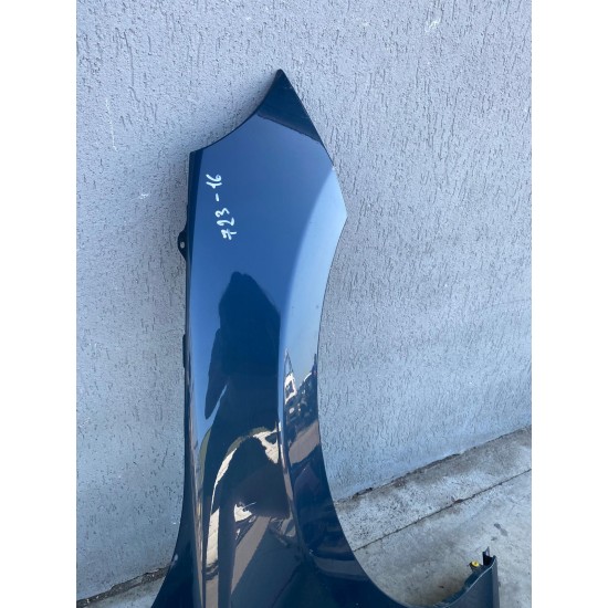Aripa dreapta fata VOLVO V40 2012+ 31301262
