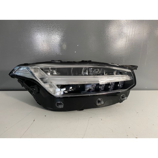 Right headlight FULL LED LHD VOLVO XC90 2018 32228297 Right headlight FULL LED LHD VOLVO XC90 2018 32228297