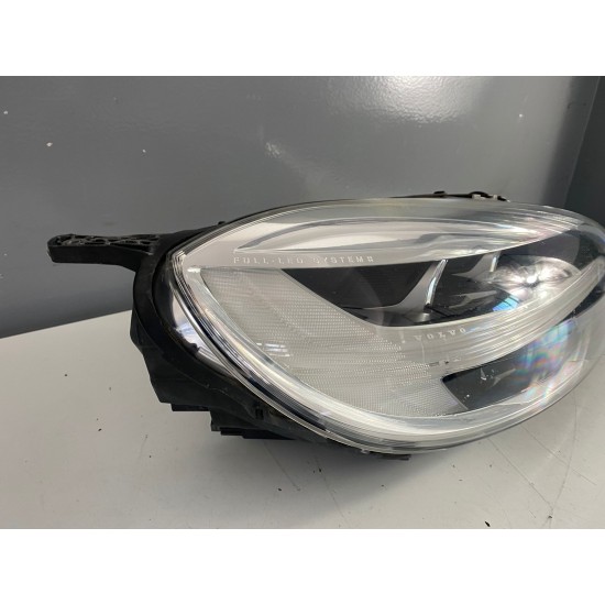 Far dreapta MID LED LHD VOLVO V40 2012-2019 32228484 31677027