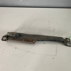 FRONT LEFT FENDER WING HOLDER BRACKET Volvo S60 V60 V60CC 31468233
