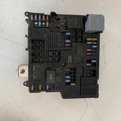Fuse box relay control unit module VOLVO V60CC MILD HYBRID 2021+ 32322427