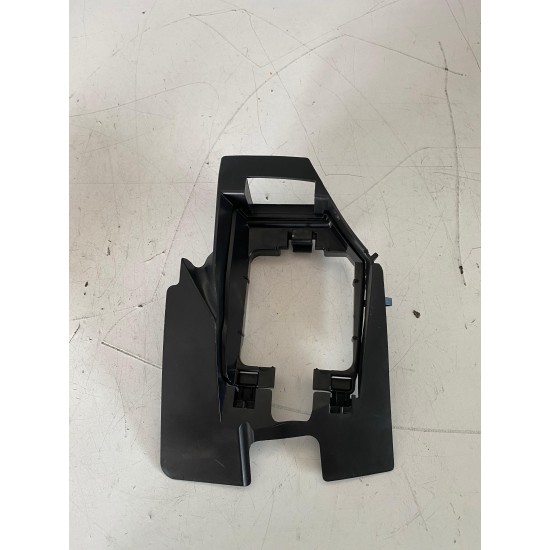 Rear bumper left retainer NEW VOLVO XC60 32227513 32227511 Rear bumper left retainer NEW VOLVO XC60 32227513 32227511