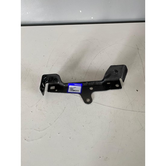 FRONT RIGHT DRIVER SIDE WING FENDER BRACKET MOUNT NEW VOLVO XC40 2018+ 32277560 32277558