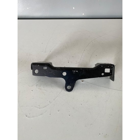 FRONT RIGHT DRIVER SIDE WING FENDER BRACKET MOUNT NEW VOLVO XC40 2018+ 32277560 32277558