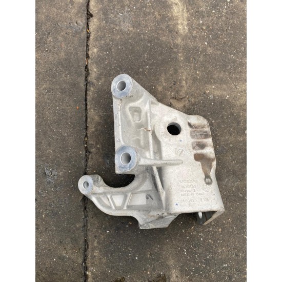  Engine Mount/Bracket Volvo S60 V60 V60CC S90 V90 XC60 XC90 2015+ 31430490