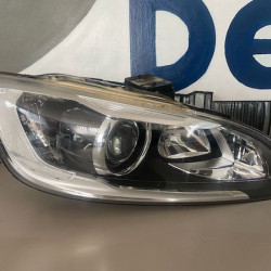 Right headlight with xenon Volvo S60, V60 2014-2017 31420262