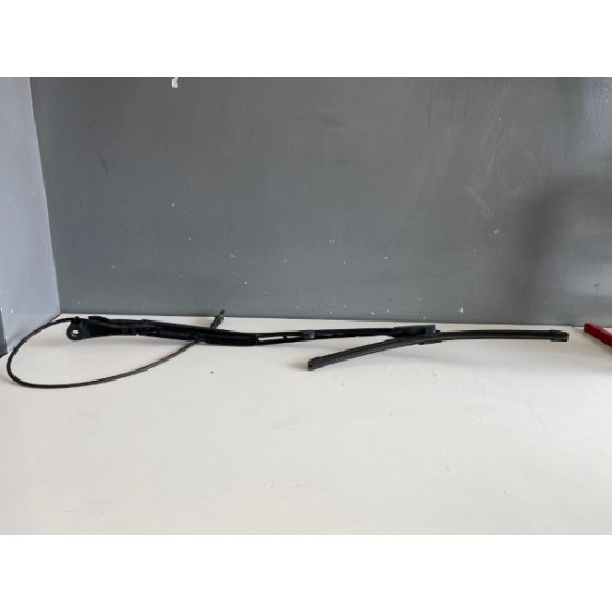 Wiper arm right front windscreen VOLVO S90 V90 XC90 2016+ 31395052 31391847 Wiper arm right front windscreen VOLVO S90 V90 XC90 2016+ 31395052 31391847