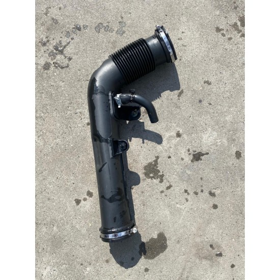 Furtun admisie VOLVO V40 V40CC 2012-2019 31338661