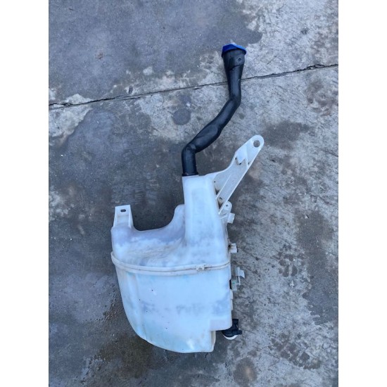 Widnscreen washer tank Volvo V60 31253218, 31253219, 31301797, 31301798