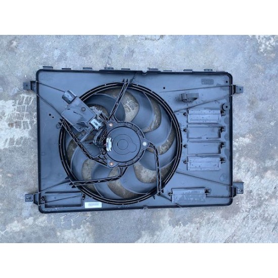 Engine cooling fan ventilator Volvo V60 S60 V70 31305135 31686806 32137341