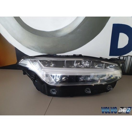 Far LED dreapta VOLVO XC90 31468919