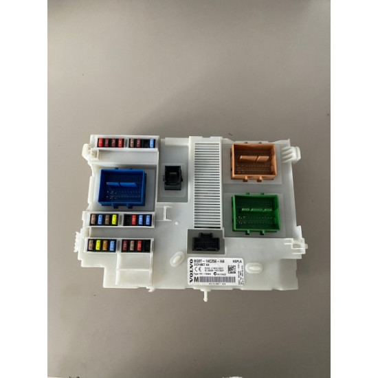 Fuse box Volvo S80 V70 XC70 31314867