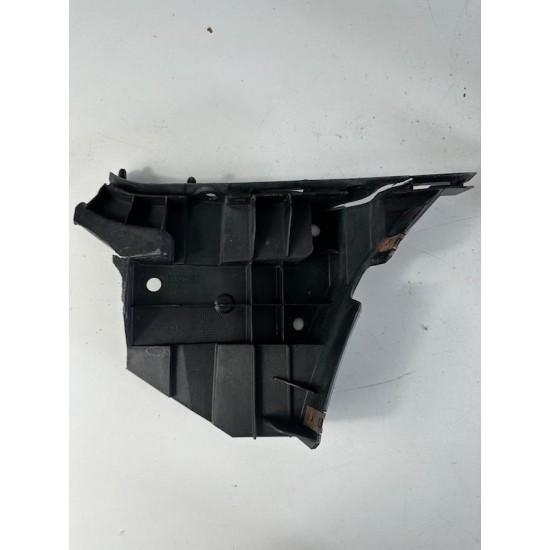 Front left fender bumper bracket Volvo V70 S80 30796422 Front left fender bumper bracket Volvo V70 S80 30796422