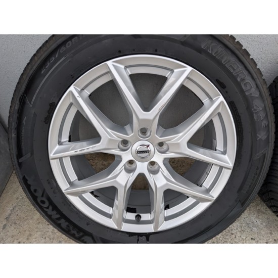 Volvo OEM Wheels 5-spoke Y 18" Alloys XC40 XC60 XC70 tires 235/60R18 Hankook 2024 - 31423851 Volvo OEM Wheels 5-spoke Y 18" Alloys XC40 XC60 XC70 tires 235/60R18 Hankook 2024 - 31423851