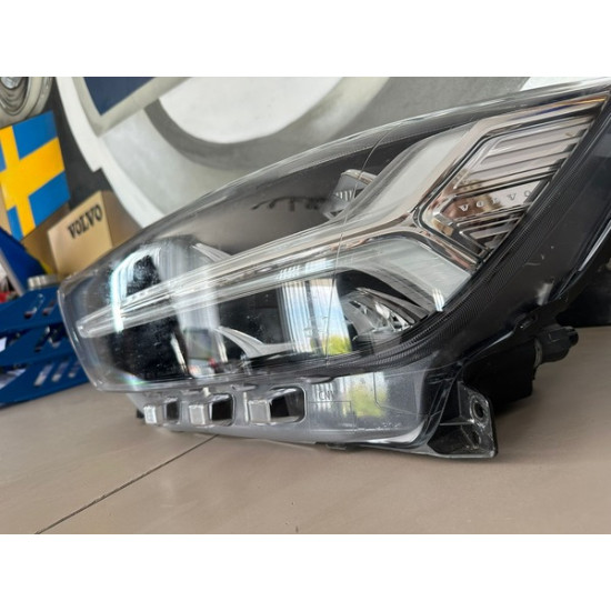 Front left headlight MID LED VOLVO XC40 2018+ 32293924